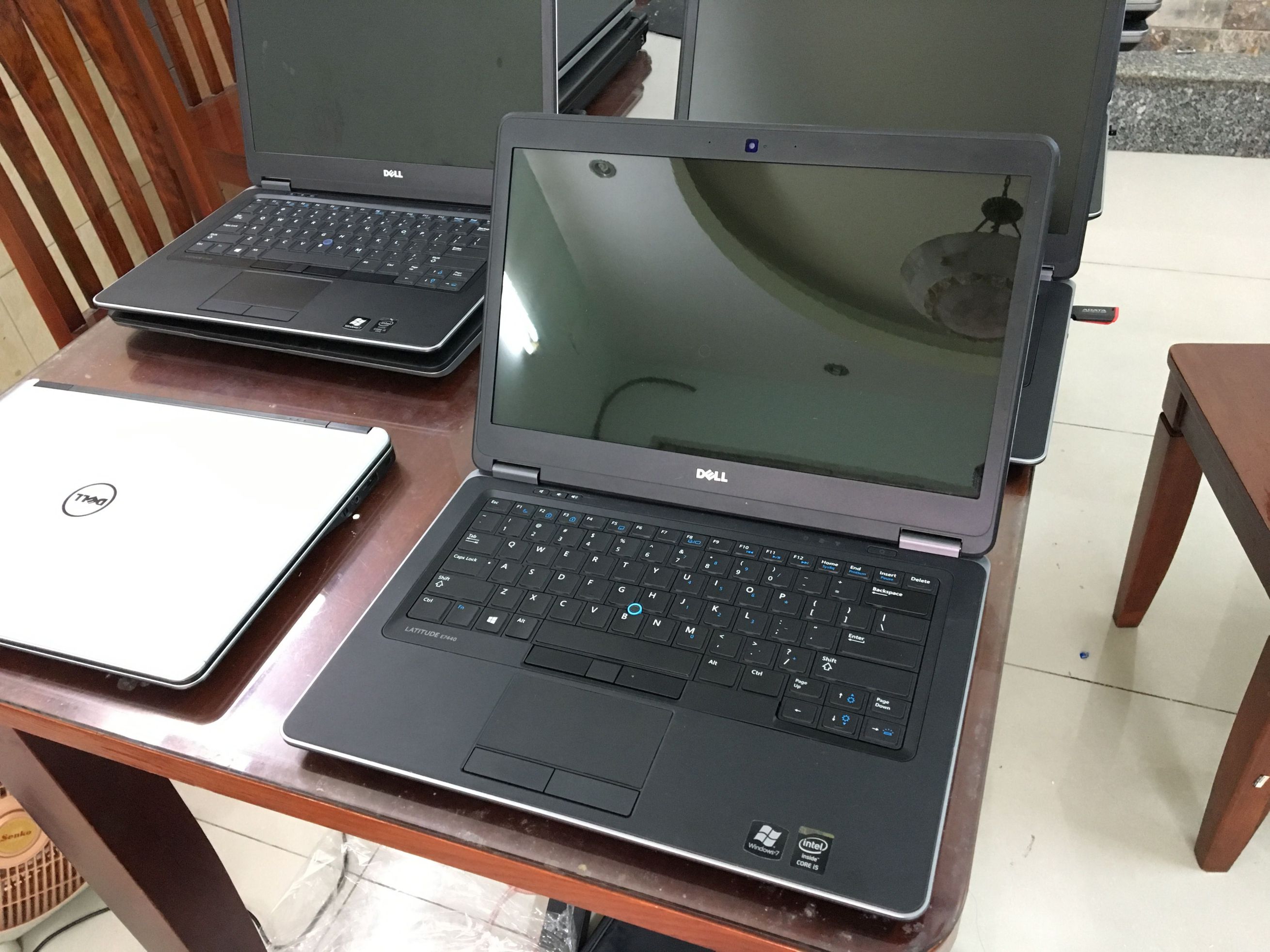 Laptop ultrabook dell latitude E7440, i5 4300u, 8gb, ssd 256gb, màn hình 14.1 inch